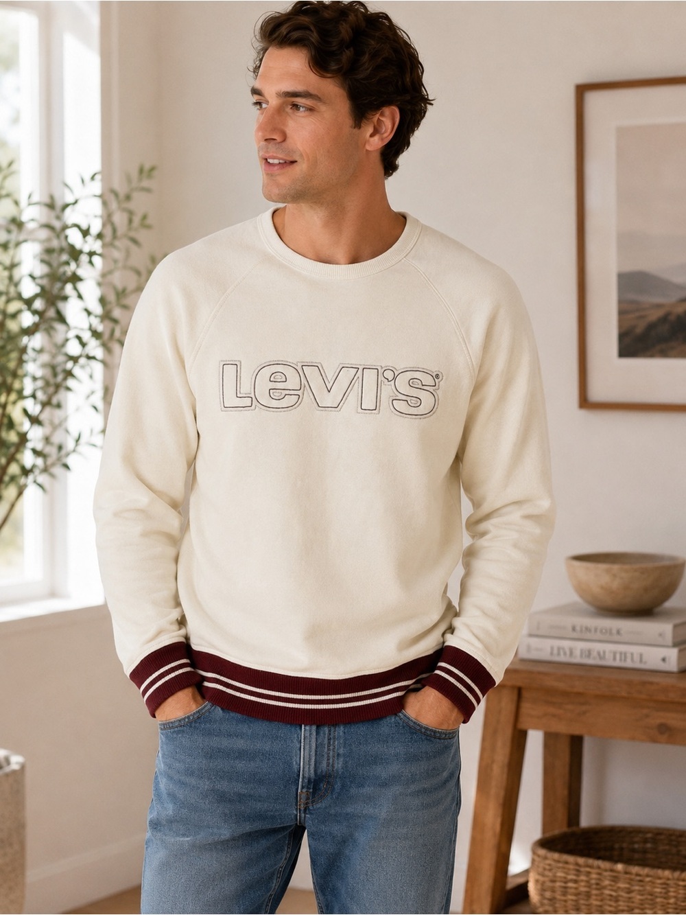 Levi’s Cream Logo Crewneck Sweatshirt Size S